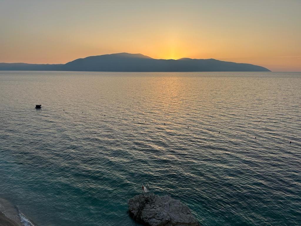 Beachfront With Hotel Facilities Vlorë Exteriér fotografie